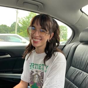 Meet your Posher, Liora